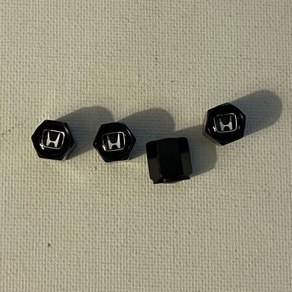 Honda Logo valve Stem caps in Black set of 4 NWT - Picture 1 of 4